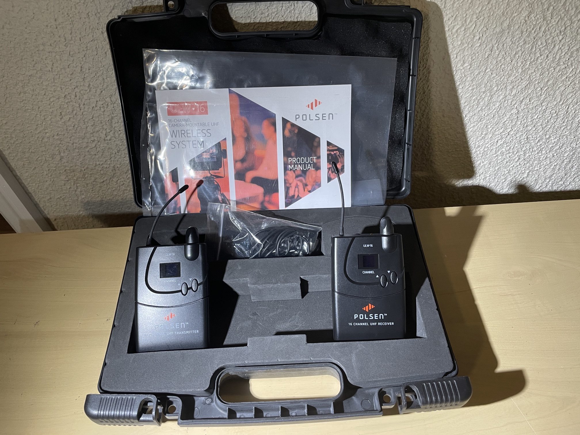 Polsen ULW-16-PL4 wireless microphone system - Image 3